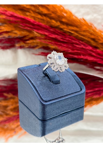 925 Ayar Gümüş Pırlanta Montürlü Zirkon Taşlı Baget Popüler Kadın Yüzük