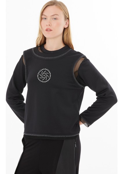 Dikiş Detaylı Transparn Nakışlı Bluz