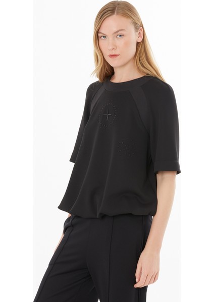 Nakış Detaylı Alttan Büzgülü Bluz fiyatları