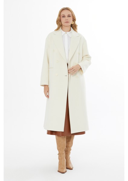 Yün Karışımlı Yüksek Yakalı Kısa Kaban