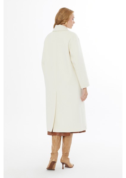 Yün Karışımlı Yüksek Yakalı Kısa Kaban indirimleri