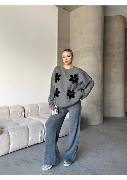 Dört Yonca Desenli Alt Üst Triko Takım