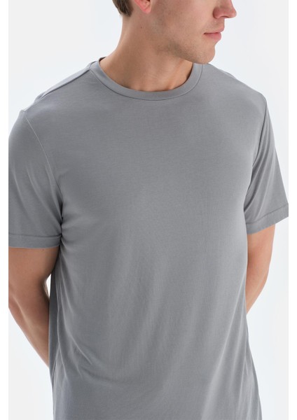 Gri Kısa Kollu Bisiklet Yaka Modal Tişört indirimleri