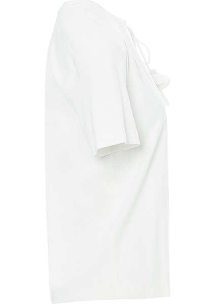 Minimalist Aksesuar Detaylı Bluz fiyatları