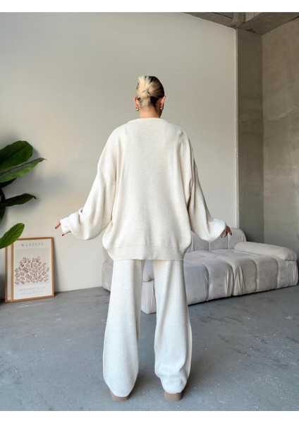 Dört Yonca Desenli Alt Üst Triko Takım modelleri