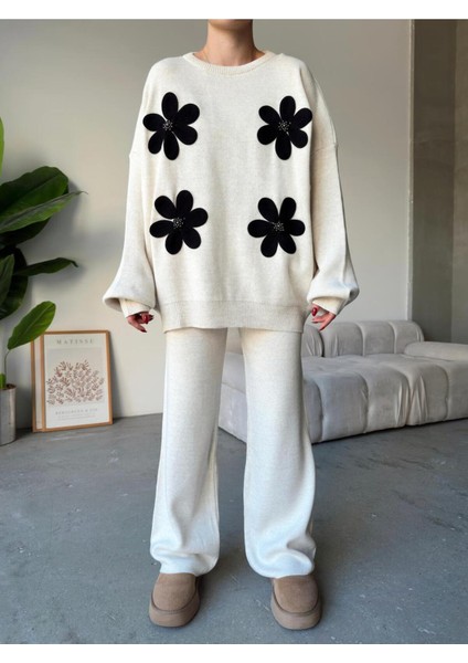 Dört Yonca Desenli Alt Üst Triko Takım fırsatları