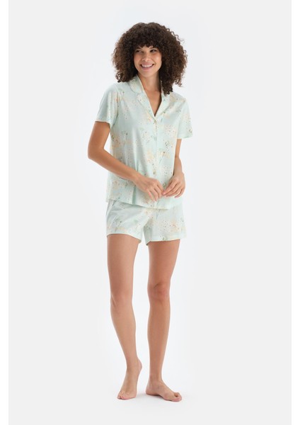 Açık Yeşil Çiçek Baskılı Penye Modal Gömlek Şort Pijama Takımı