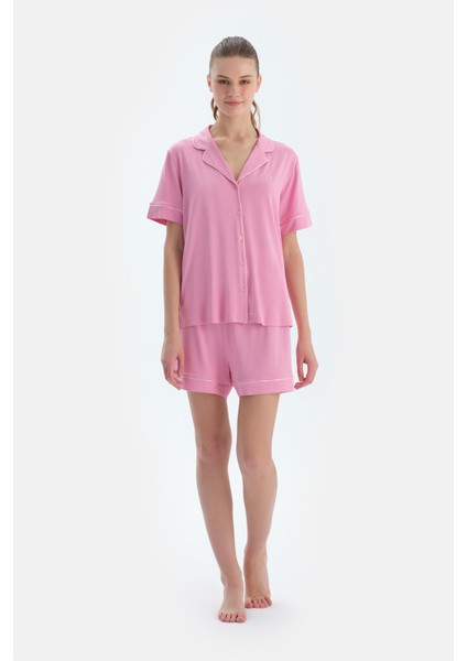 Pembe Biye ve Nakış Detaylı Viskon Gömlek Şort Pijama Takımı fırsatları