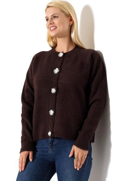 Çiçek Düğmeli Yumuşak Dokulu Triko Hırka fiyatları