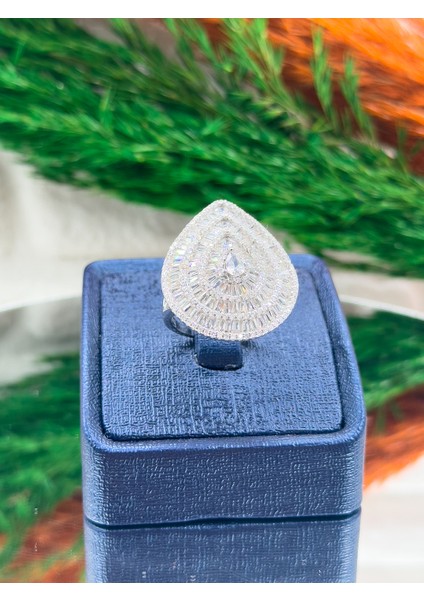 925 Ayar Gümüş Iri Boy Damla Modeli Lüks Kadın Yüzük fiyatları