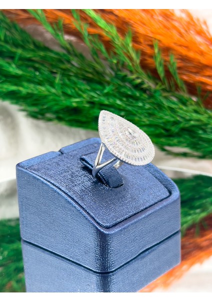 925 Ayar Gümüş Iri Boy Damla Modeli Lüks Kadın Yüzük fırsatları