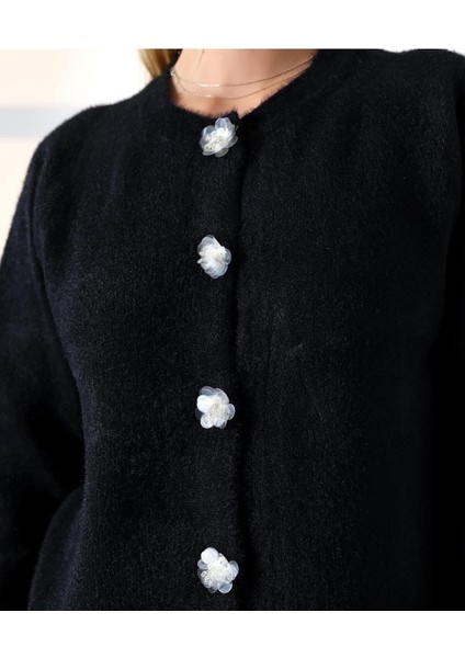 Çiçek Düğmeli Yumuşak Dokulu Triko Hırka modelleri