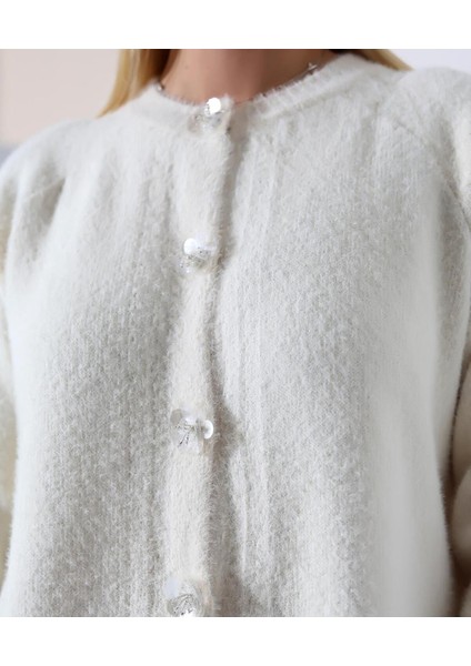 Çiçek Düğmeli Yumuşak Dokulu Triko Hırka modelleri