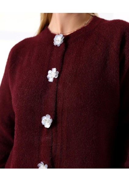 Çiçek Düğmeli Yumuşak Dokulu Triko Hırka fiyatları