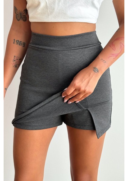 Önü Yırtmaçlı Şort Etek modelleri