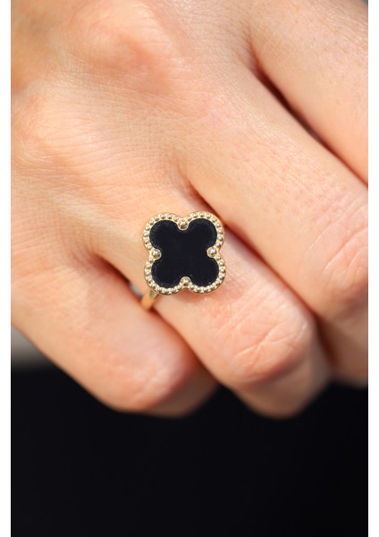14 Ayar Altın Siyah Taş Detaylı Yonca Yüzük