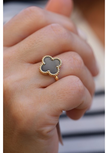 14 Ayar Altın Siyah Taş Detaylı Yonca Yüzük modelleri