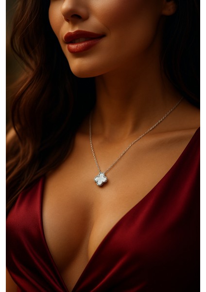 925 Ayar Gümüş Ay Taşlı Yonca Modeli Lüks Kadın Kolye