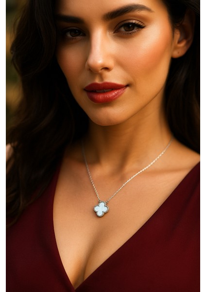 925 Ayar Gümüş Ay Taşlı Yonca Modeli Lüks Kadın Kolye fiyatları