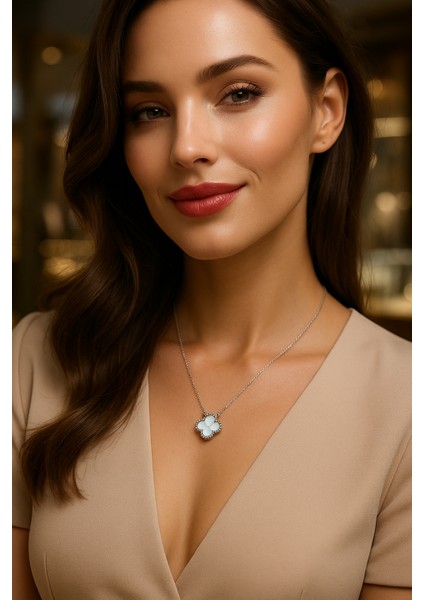 925 Ayar Gümüş Ay Taşlı Yonca Modeli Lüks Kadın Kolye fırsatları