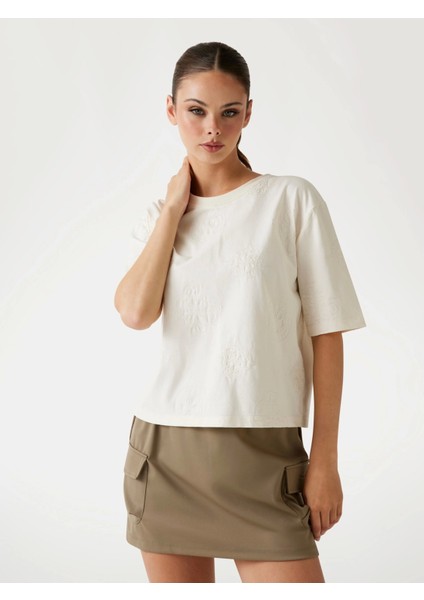Peony Kadın Krem Aktif Boxy Fit T-Shirt V5YI10I3Z14-F0EW