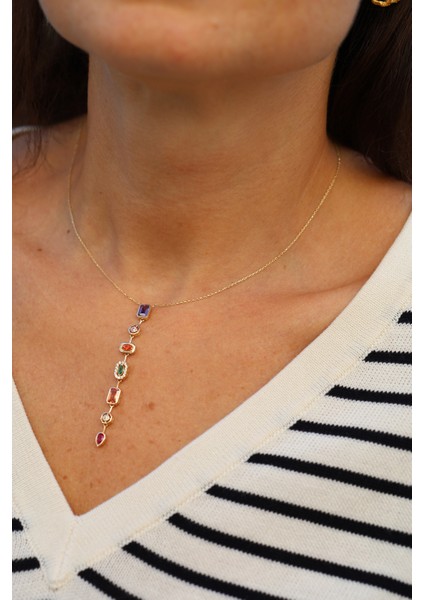 14 Ayar Altın Renkli ve Asimetrik Taş Detaylı Sarkıt Uçlu Kolye modelleri