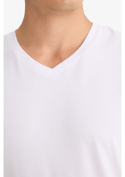 Slim Fit Dar Kesim V Yaka Üst D6187AX25WN indirimleri