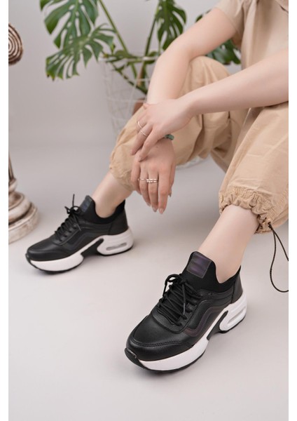 121 Siyah-Beyaz Kadın Spor Sneaker fiyatları
