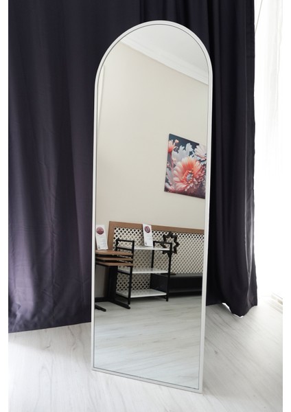 Beyaz Oval Metal Çerçeveli Ayaklı Influencer Boy Aynası 180X60 cm