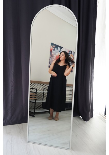 Beyaz Oval Metal Çerçeveli Ayaklı Influencer Boy Aynası 180X60 cm fırsatları