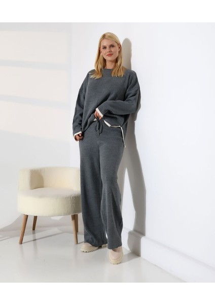 Modern Dokunuş Çizgi Detay Triko Takım fiyatları