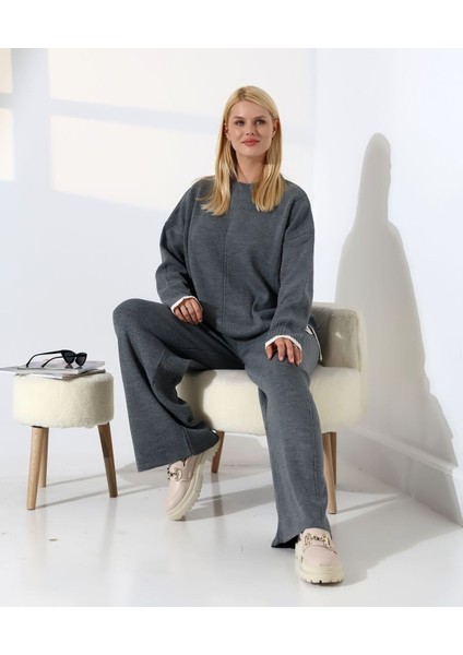 Modern Dokunuş Çizgi Detay Triko Takım fırsatları