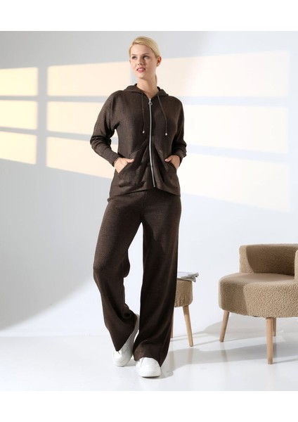 Spor Şıklığı Kapüşonlu Triko Takım