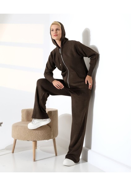 Spor Şıklığı Kapüşonlu Triko Takım fiyatları