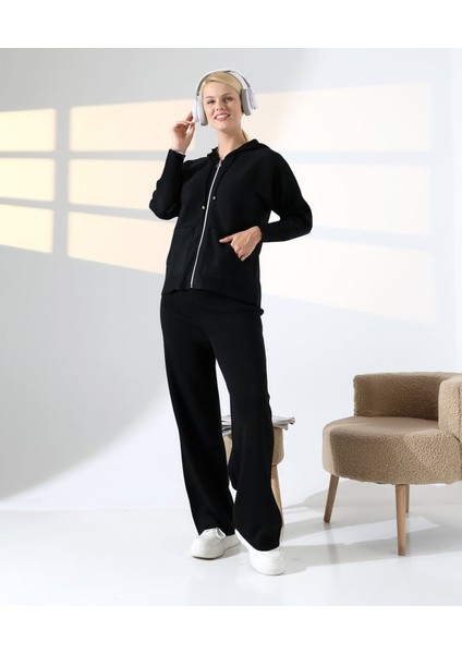 Spor Şıklığı Kapüşonlu Triko Takım