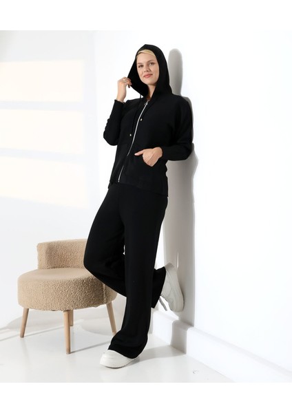 Spor Şıklığı Kapüşonlu Triko Takım modelleri