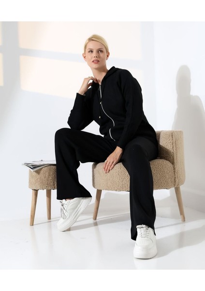 Spor Şıklığı Kapüşonlu Triko Takım fırsatları