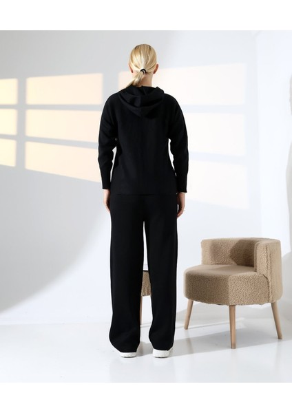 Spor Şıklığı Kapüşonlu Triko Takım indirimleri