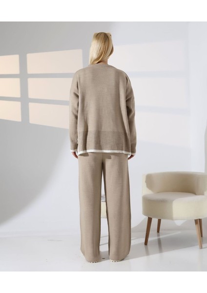 Modern Dokunuş Çizgi Detay Triko Takım fırsatları