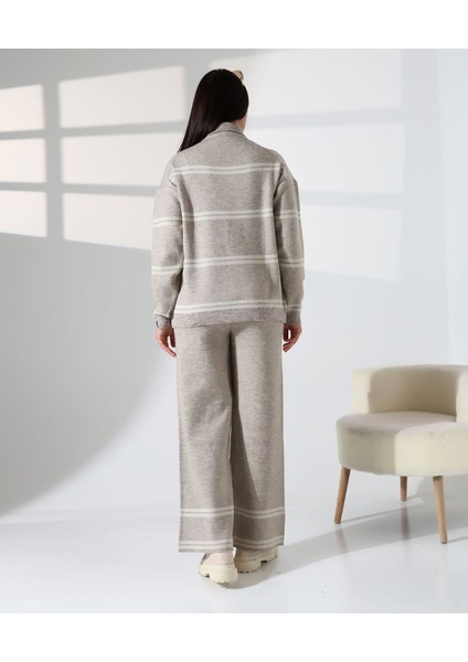 Yaka Fermuarlı Şeritli Basic Triko Takım indirimleri