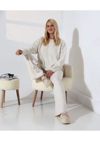 Modern Dokunuş Çizgi Detay Triko Takım fırsatları