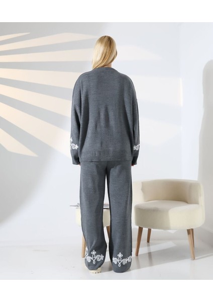 Nakış Detaylı Dokuma Triko Takım indirimleri