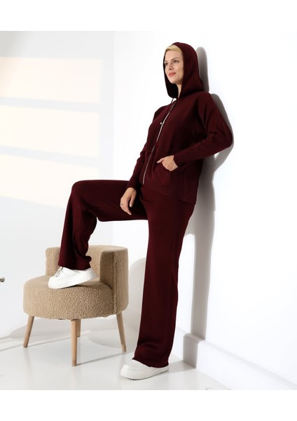 Spor Şıklığı Kapüşonlu Triko Takım fiyatları