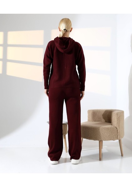 Spor Şıklığı Kapüşonlu Triko Takım indirimleri