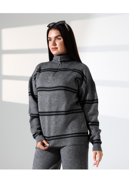 Yaka Fermuarlı Şeritli Basic Triko Takım modelleri