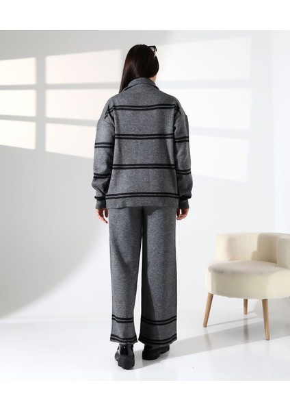 Yaka Fermuarlı Şeritli Basic Triko Takım indirimleri