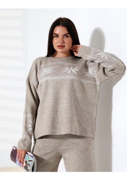Kar Tanesi Nakışlı Kadın Triko Takım modelleri