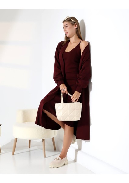 Zamansız Stil: Uzun Triko Hırka ve Elbise Ikilisi fırsatları