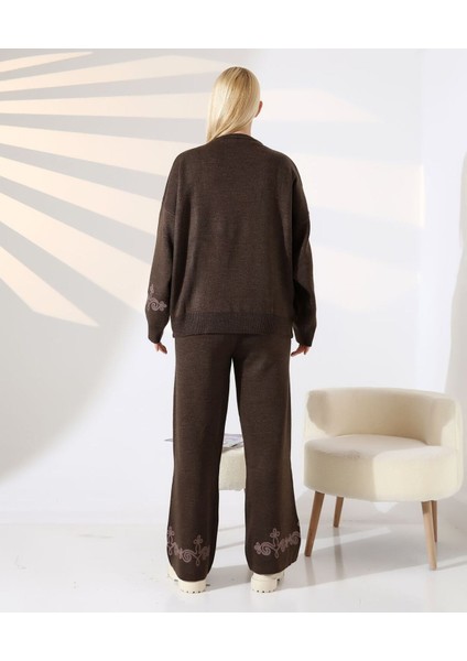 Nakış Detaylı Dokuma Triko Takım indirimleri