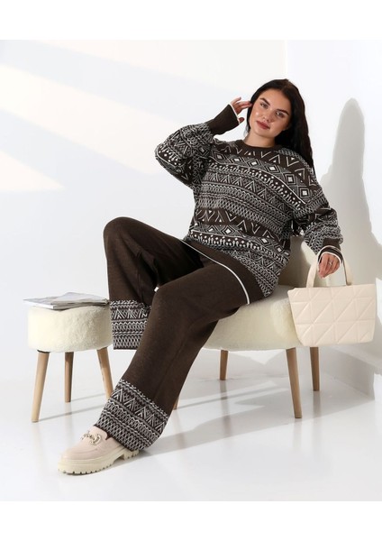 Jakarlı Oversize Alt-Üst Triko Takım fırsatları